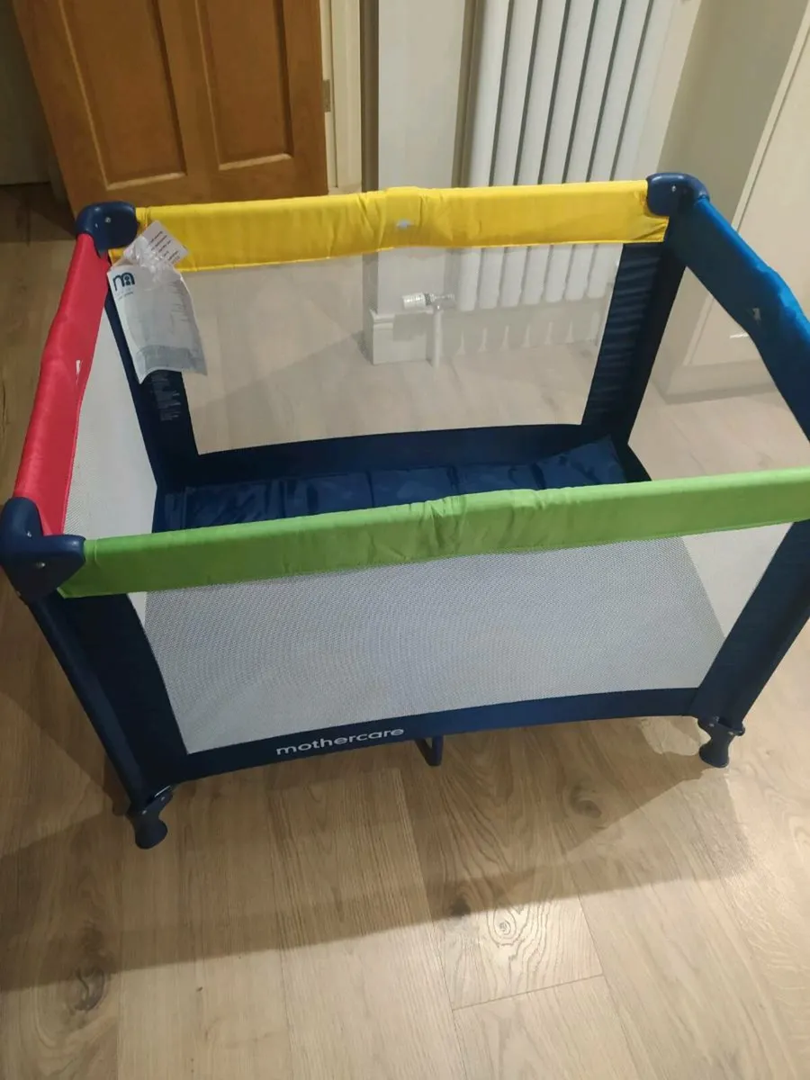 Travel cot - Image 1