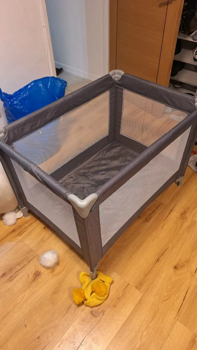 Baby Travel Pen - Image 1