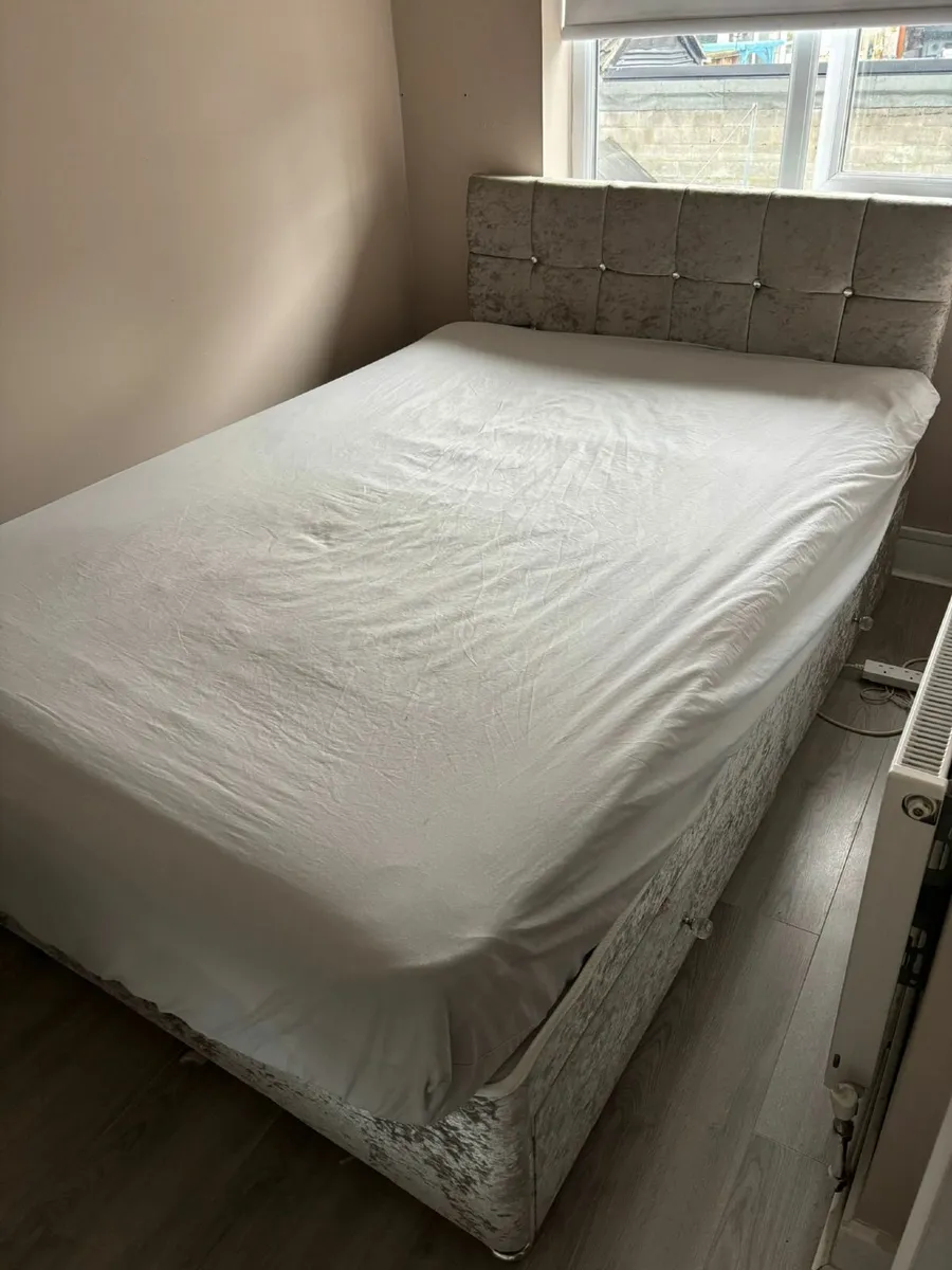 Bed with matress headboard 4ft - Image 2