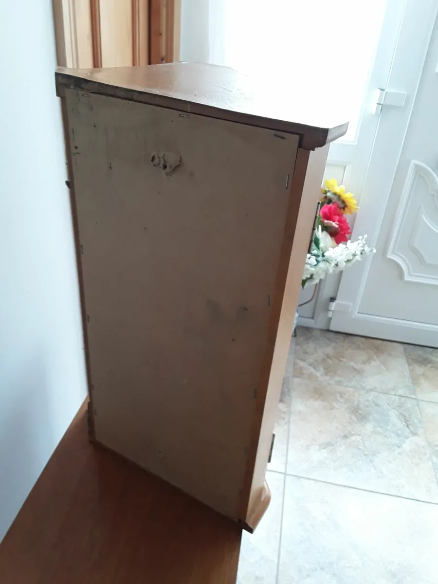 Good condition bathroom wall unit mirrored door - Image 2