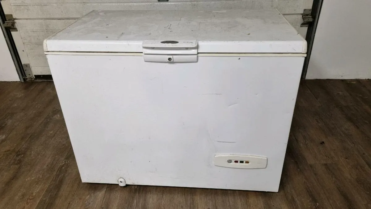 Whirlpool chest freezer - Image 1