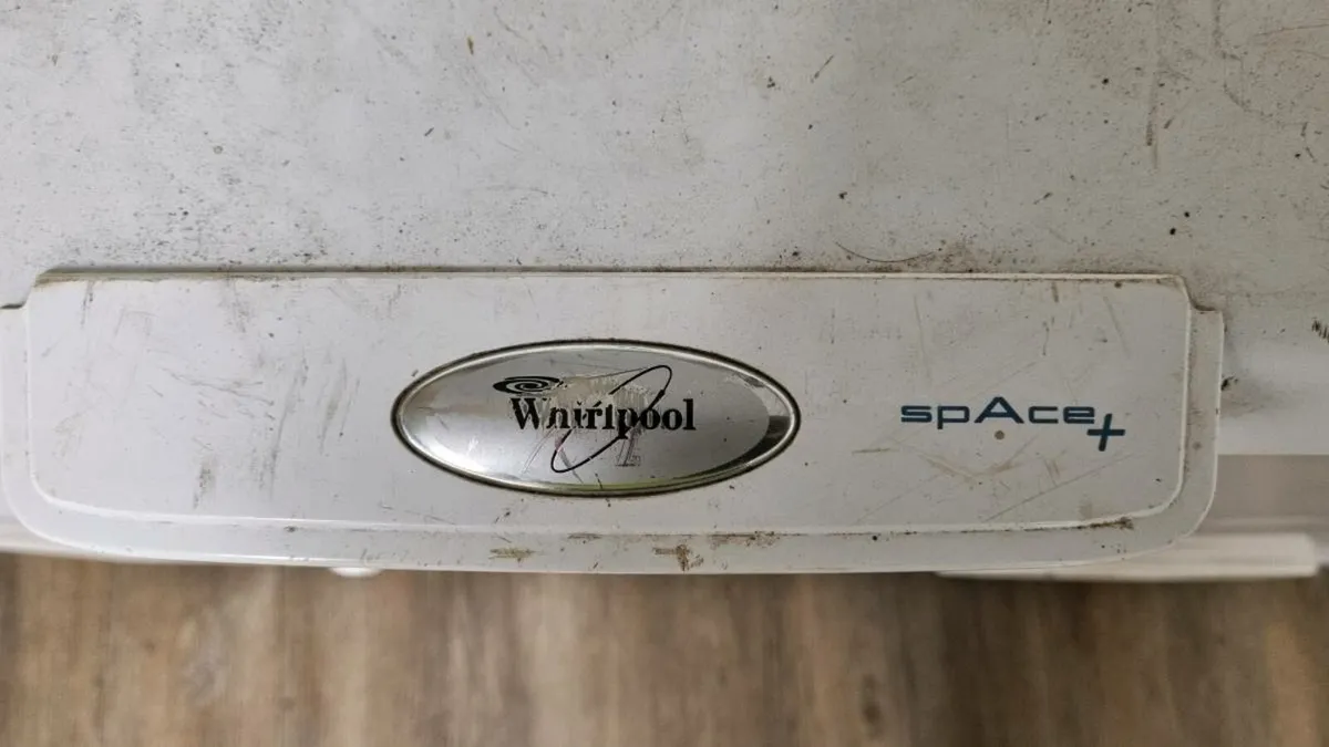 Whirlpool chest freezer - Image 2