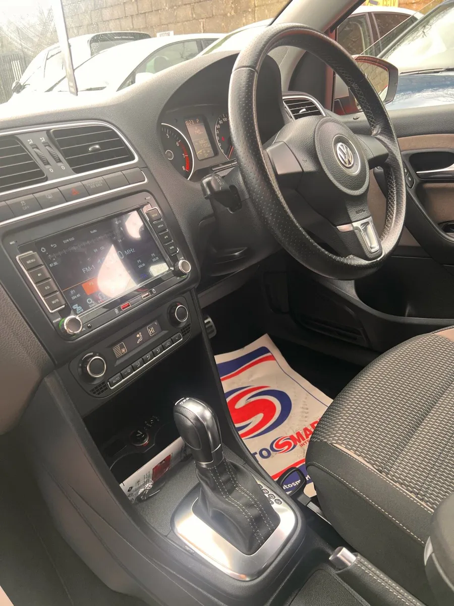Volkswagen Polo CROSS **AUTOMATIC** - Image 4