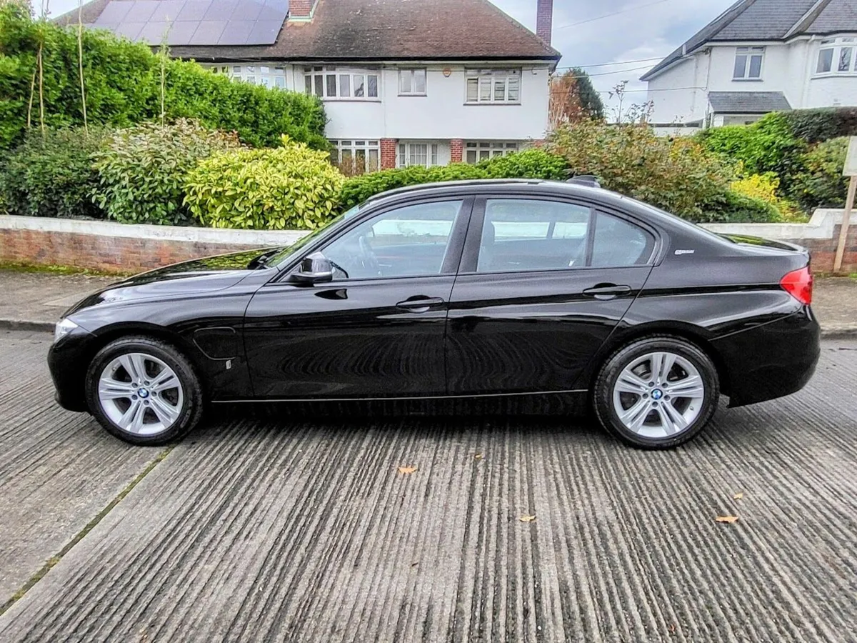 BMW 330e Sport (252 bhp) 93,000m | STUNNING - Image 4