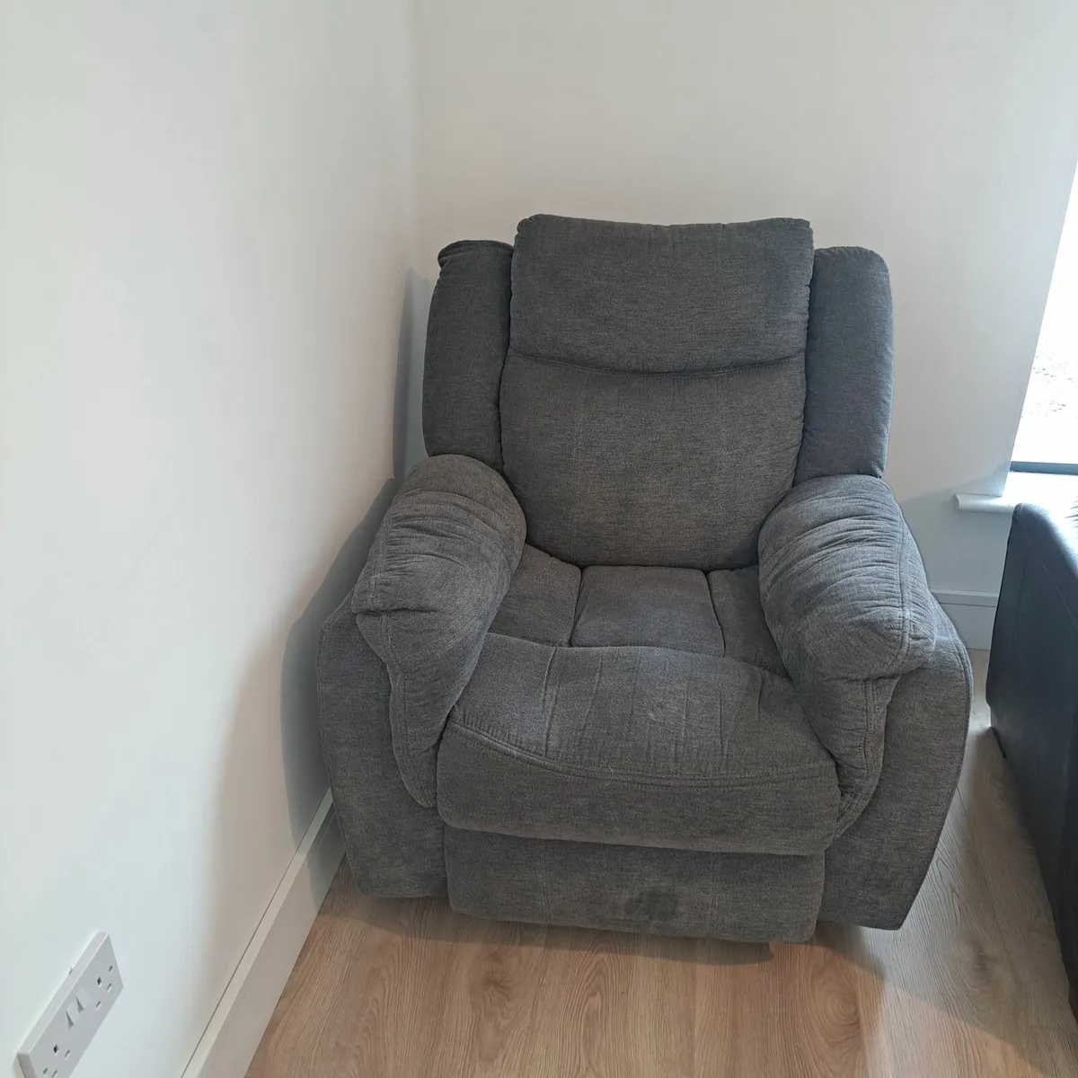 Armchair - Image 1