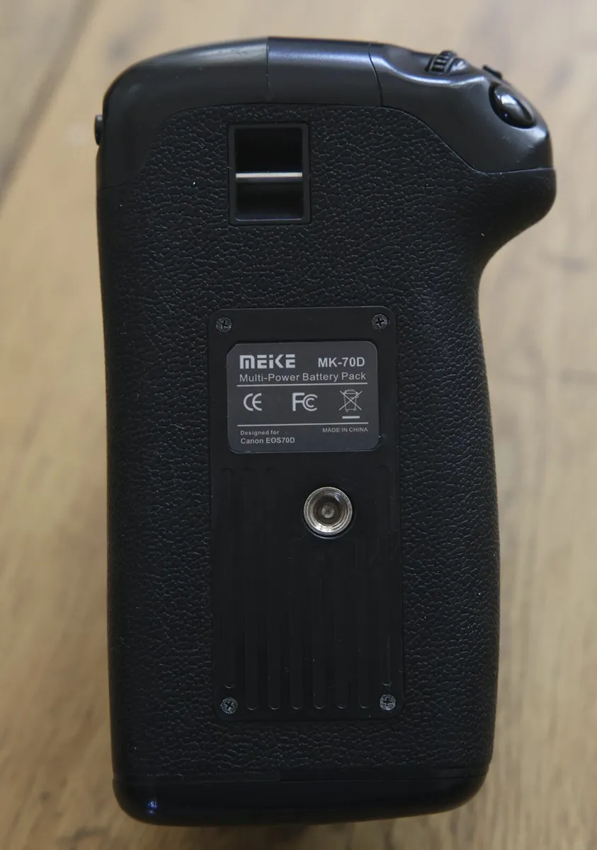 Meike Grip for Canon 70D Camera - Image 3