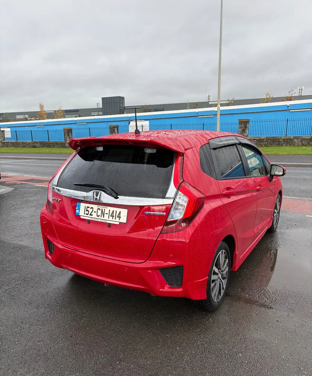 2015 Honda Fit (Jazz) 1.5 Hybrid LOW KMS HIGH SPEC - Image 4