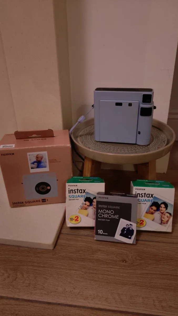 Fujifilm Instax SQ1 Instant Camera - Image 3