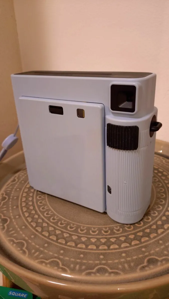 Fujifilm Instax SQ1 Instant Camera - Image 4
