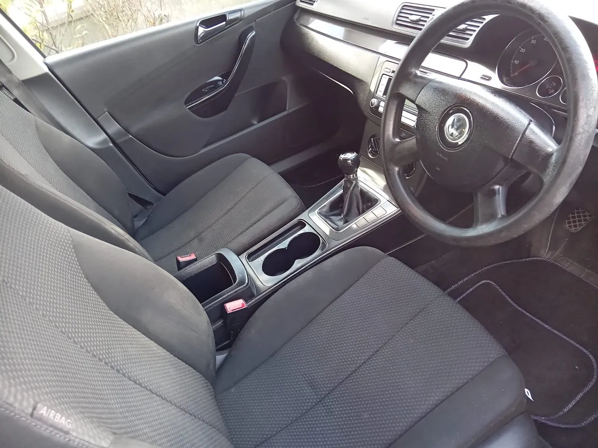 Volkswagen Passat 07 - Image 4