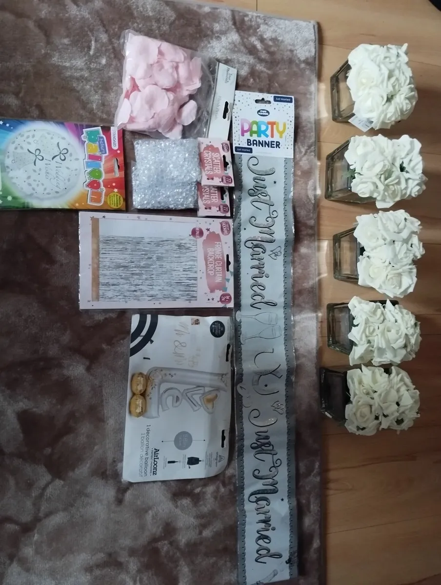 Wedding accessories - Image 1