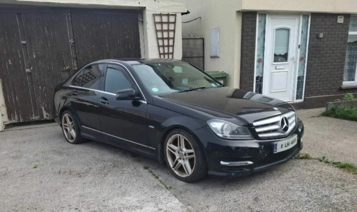 Mercedes-Benz C-Class 2011 - Image 2
