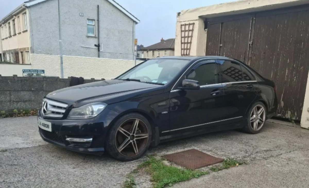 Mercedes-Benz C-Class 2011 - Image 3