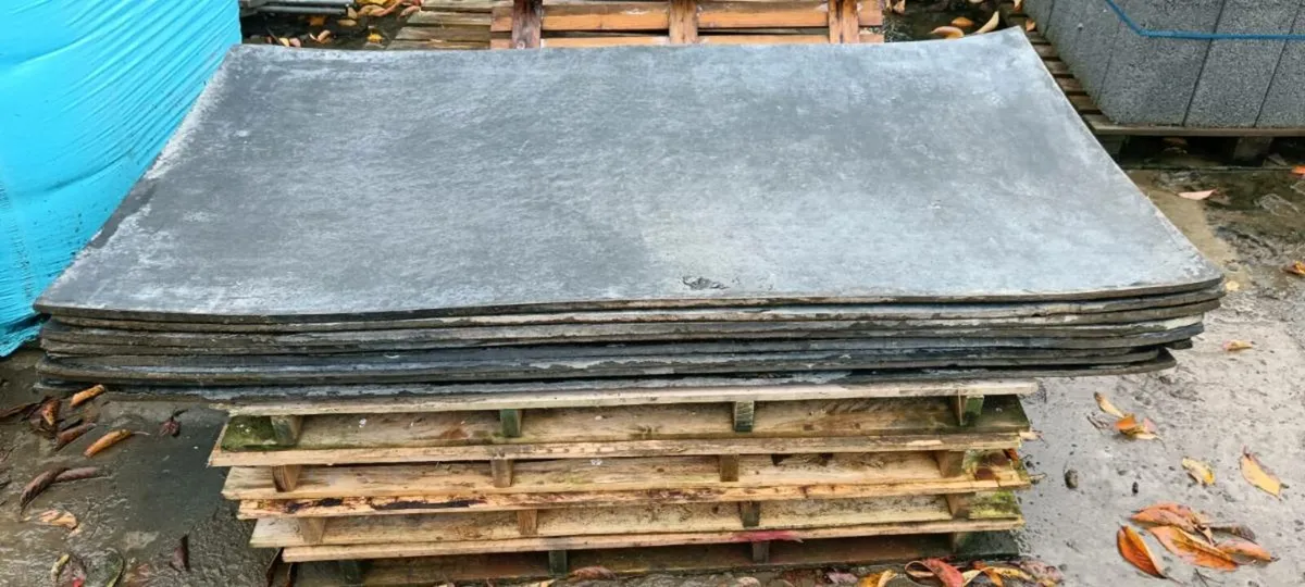 Cubicle mats and brackets - Image 1