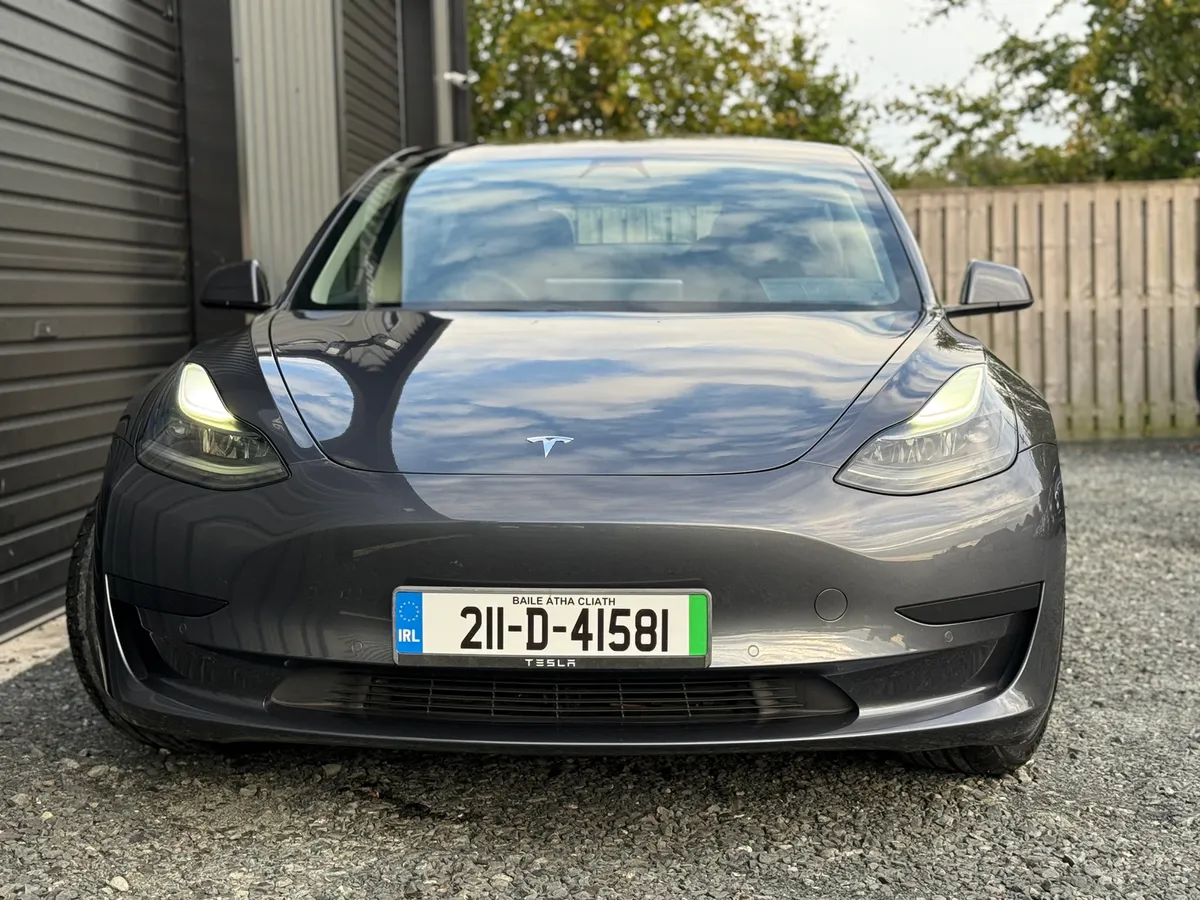 211 Tesla Model 3 Standard Range Plus - Image 2