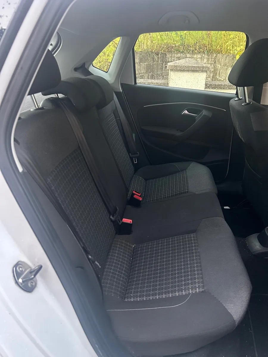 Volkswagen Polo 2014 - Image 2