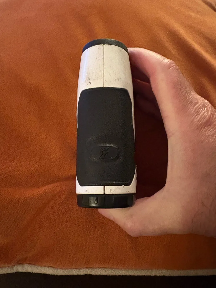 Bushnell Tour V3 rangefinder - Image 3