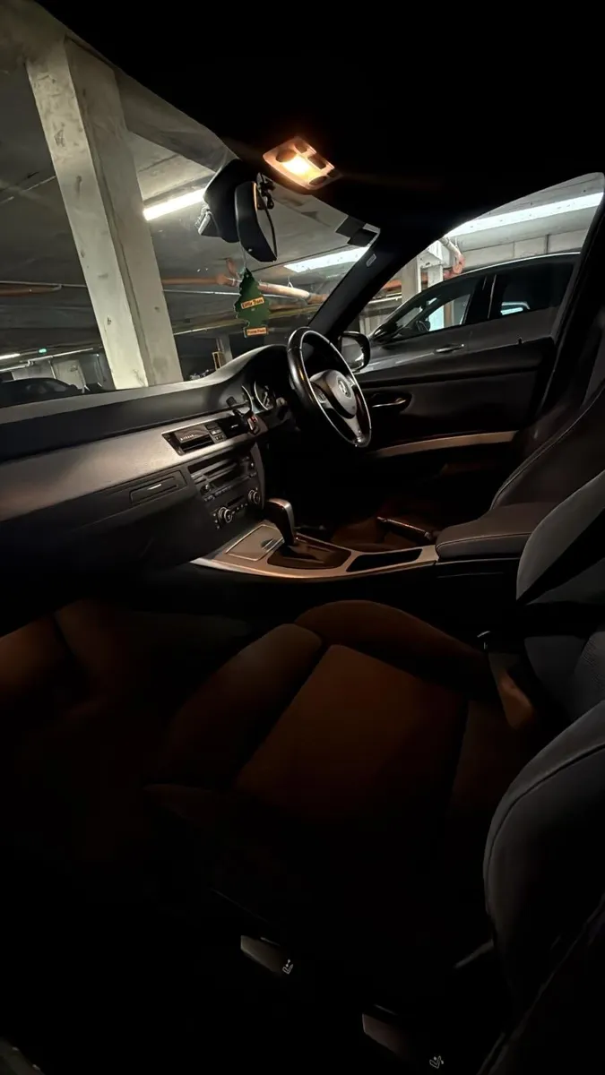 BMW M Sport 3-Series 2009 - Image 3