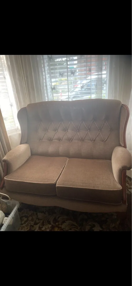 Queen Anne fabric suite - Image 1