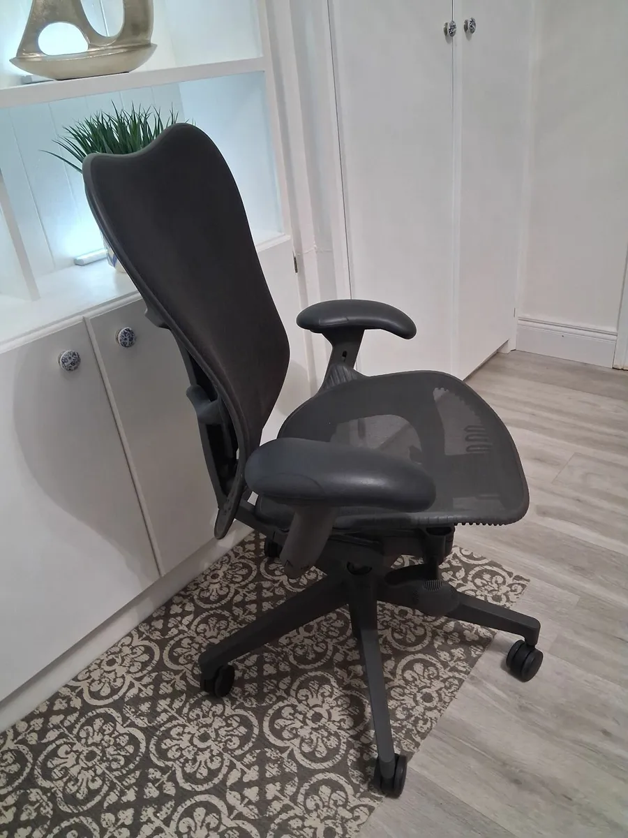 Herman Miller Mirra 2 Ergonomic Office Chair - Image 2