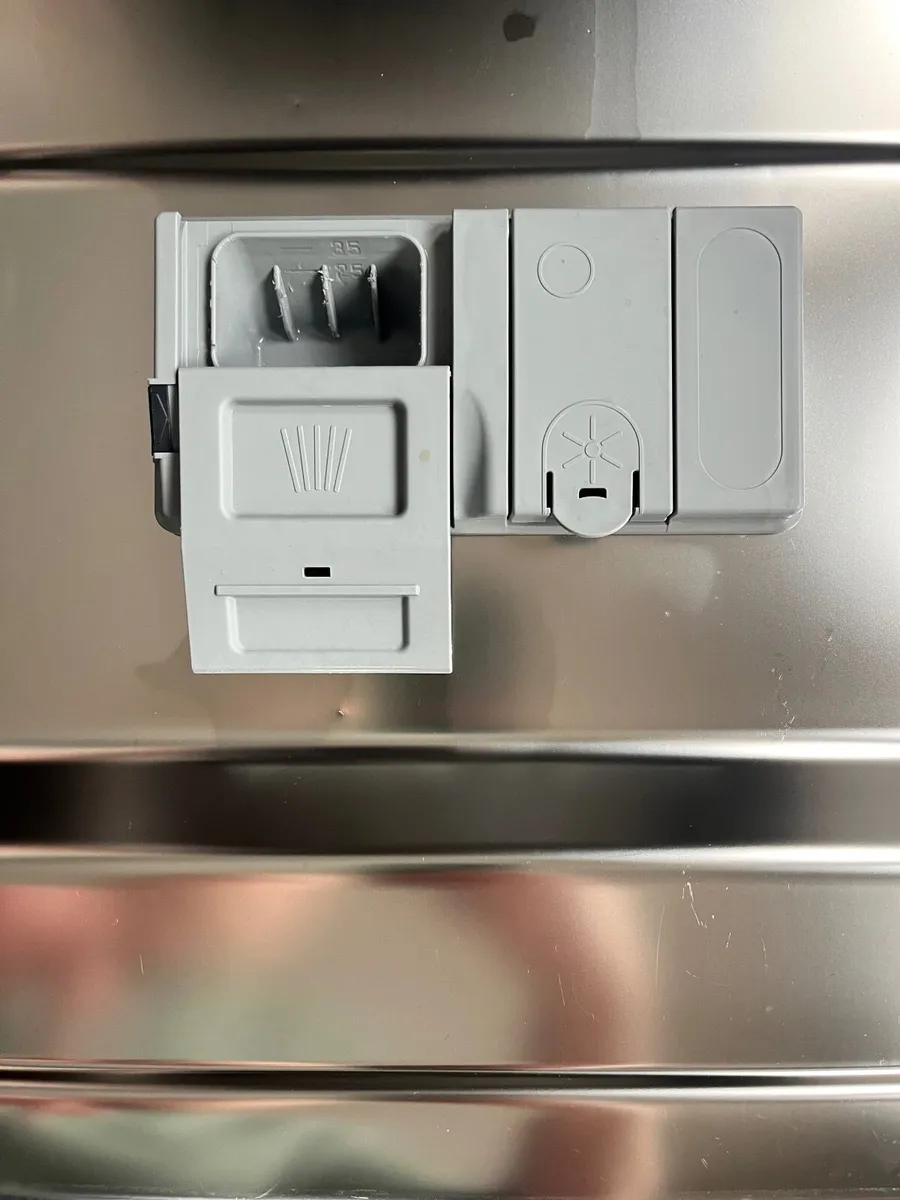 Dishwasher - Image 2