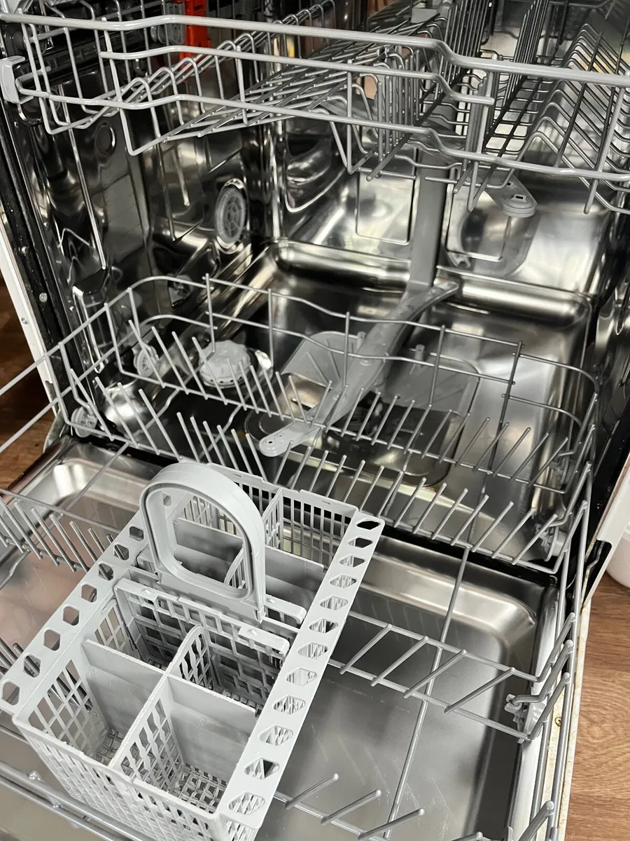 Dishwasher - Image 3