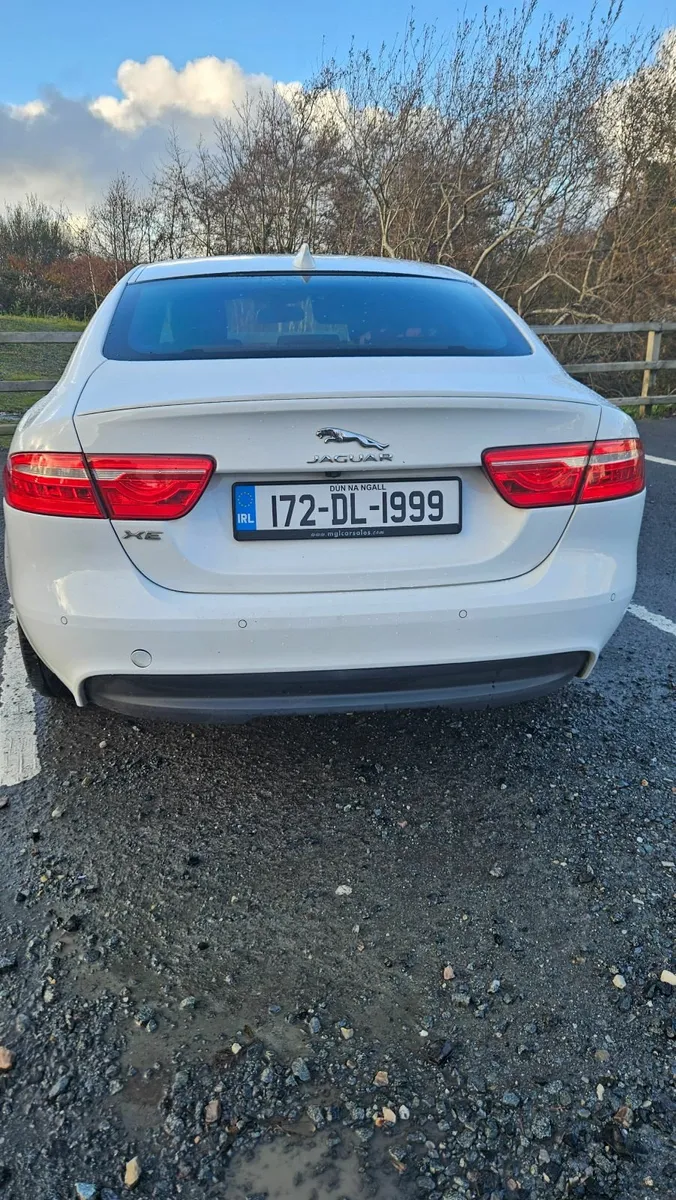 Jaguar XE 2017 - Image 4