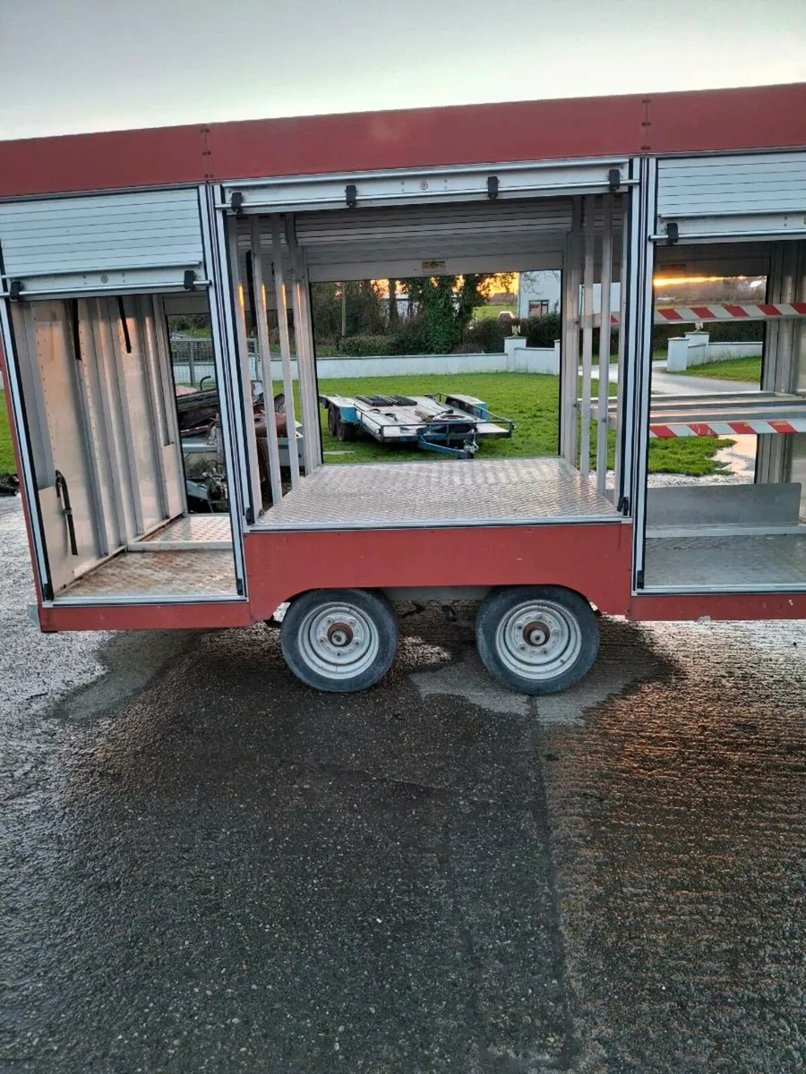 Display trailer - Image 4