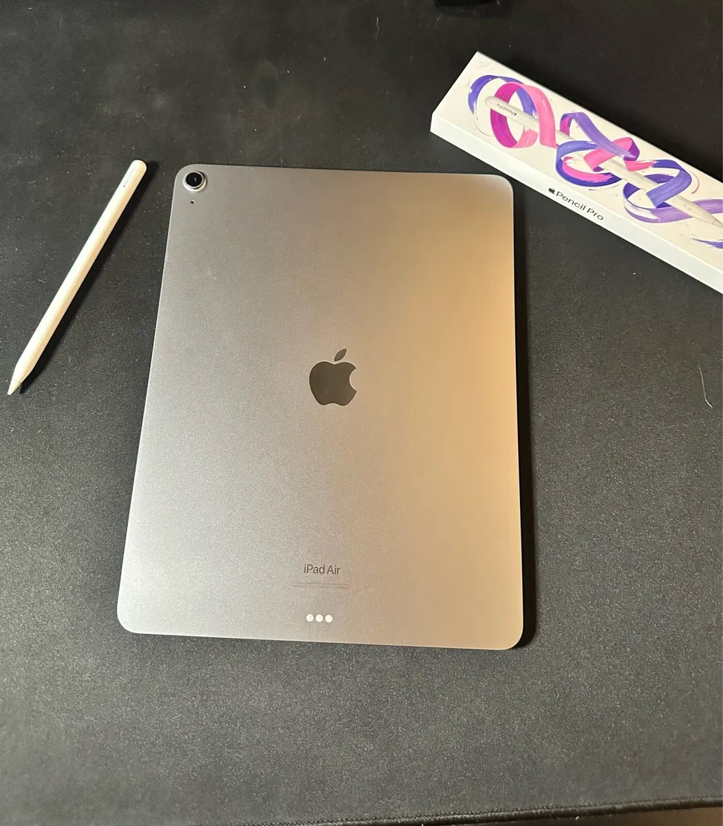 iPad Air M2 13” 256GB + Apple Pencil Pro - Image 1