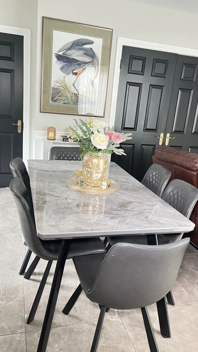 Dinning table - Image 1