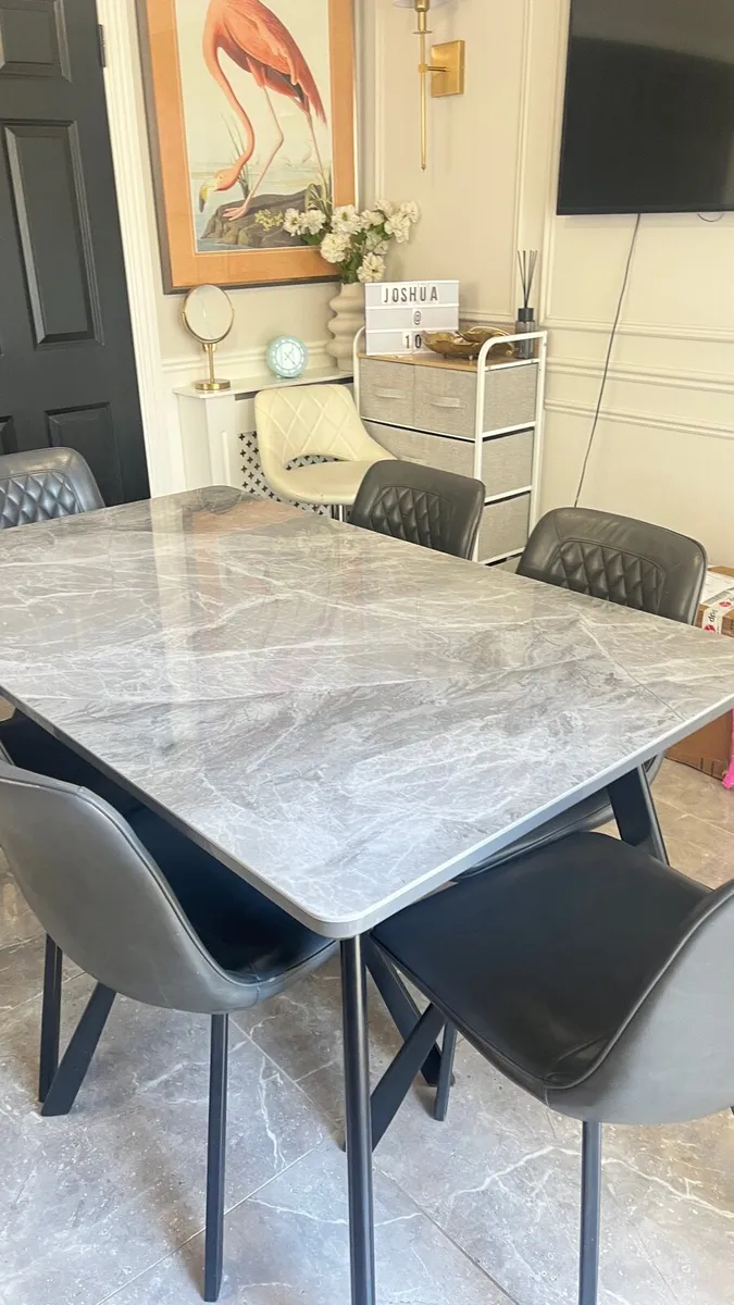 Dinning table - Image 2