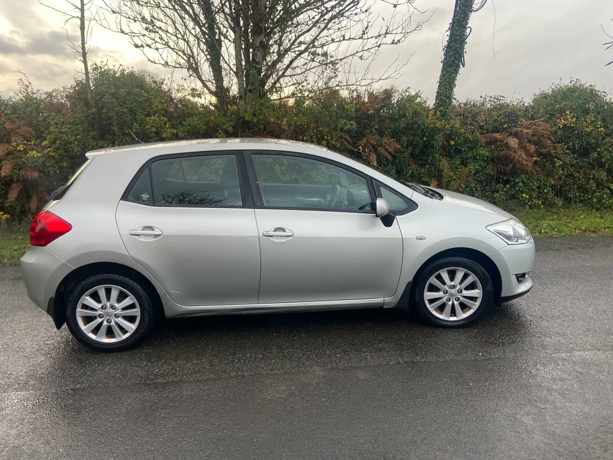 Toyota Auris - Image 1