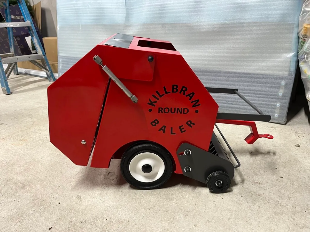 Children’s baler & wrapper - Image 1