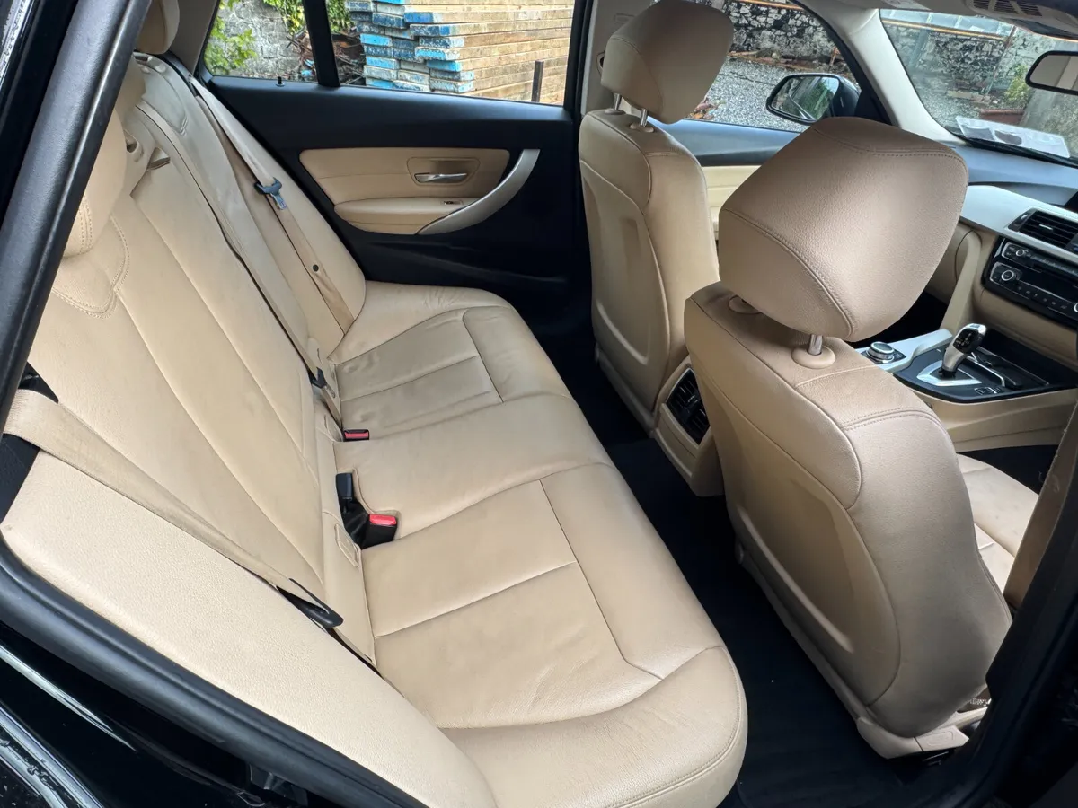 2018 BMW 320i Auto With Leather - Image 4