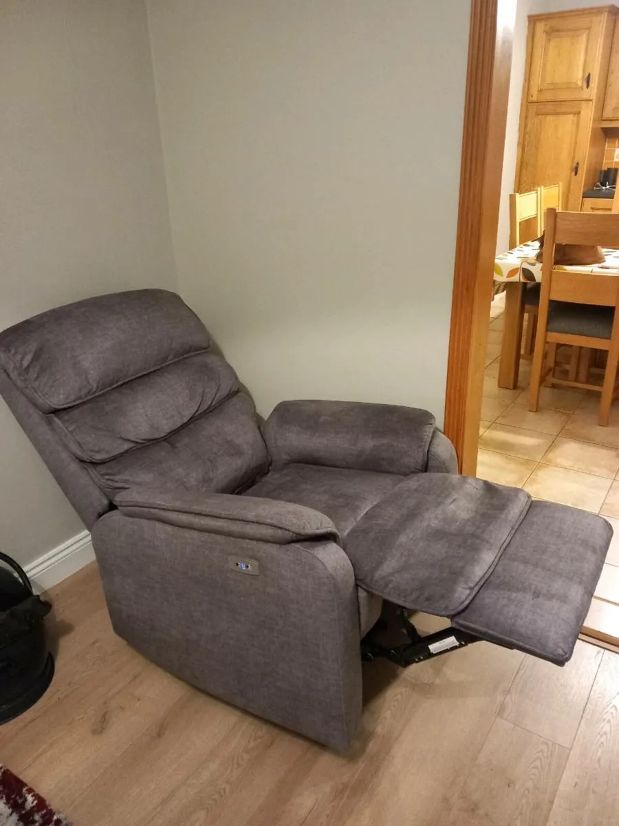 Reclining chair - Image 1