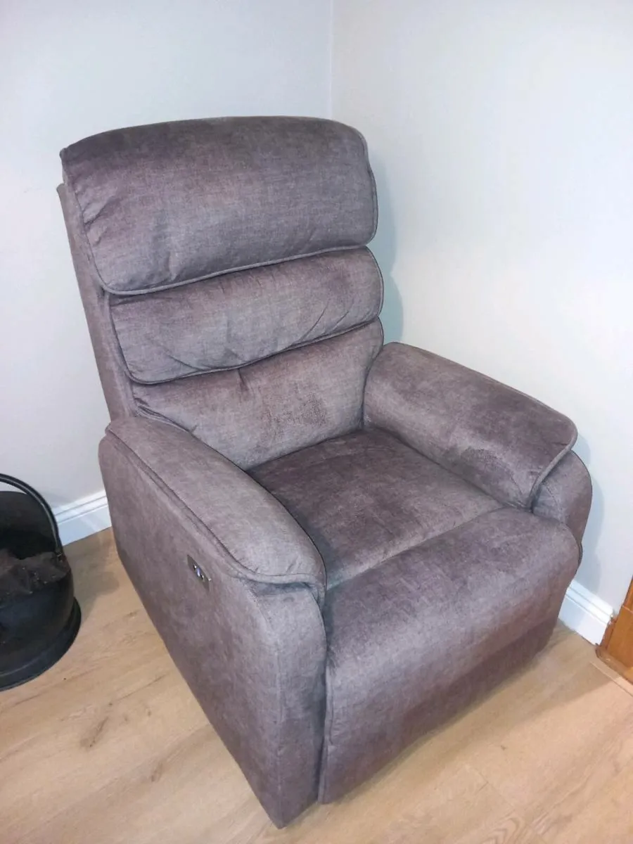 Reclining chair - Image 3