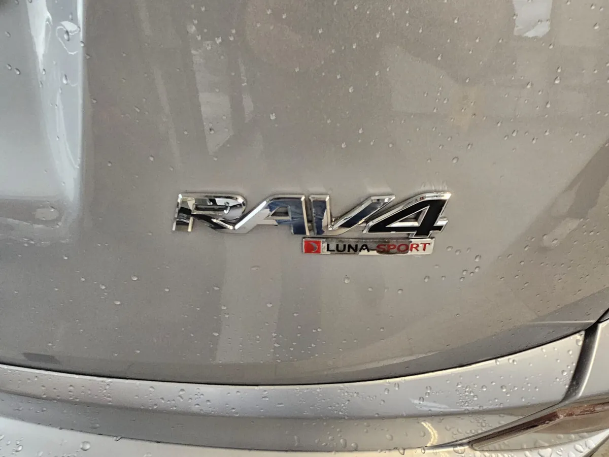 17 TOYOTA RAV-4 LUNA SPORT - Image 3