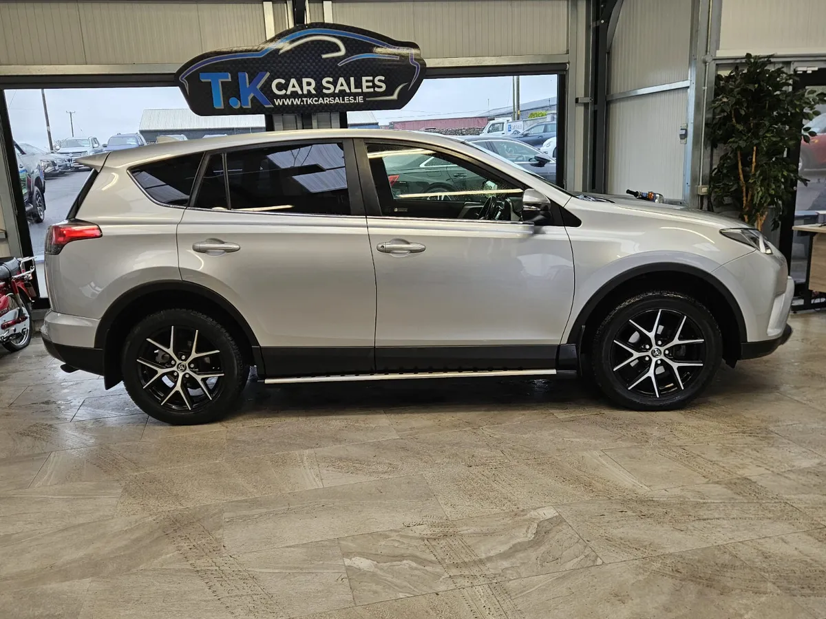 17 TOYOTA RAV-4 LUNA SPORT - Image 4