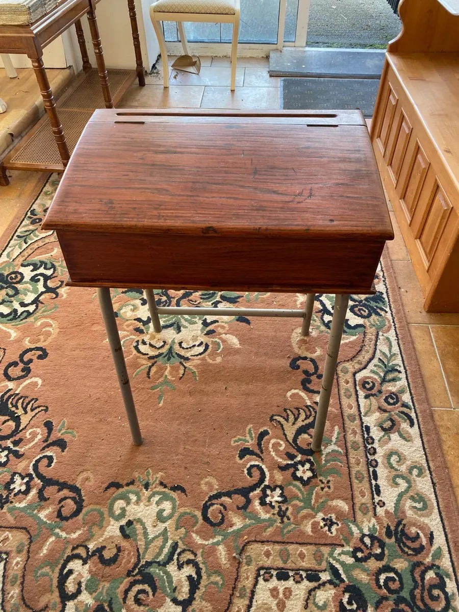 Old school desk - Image 1