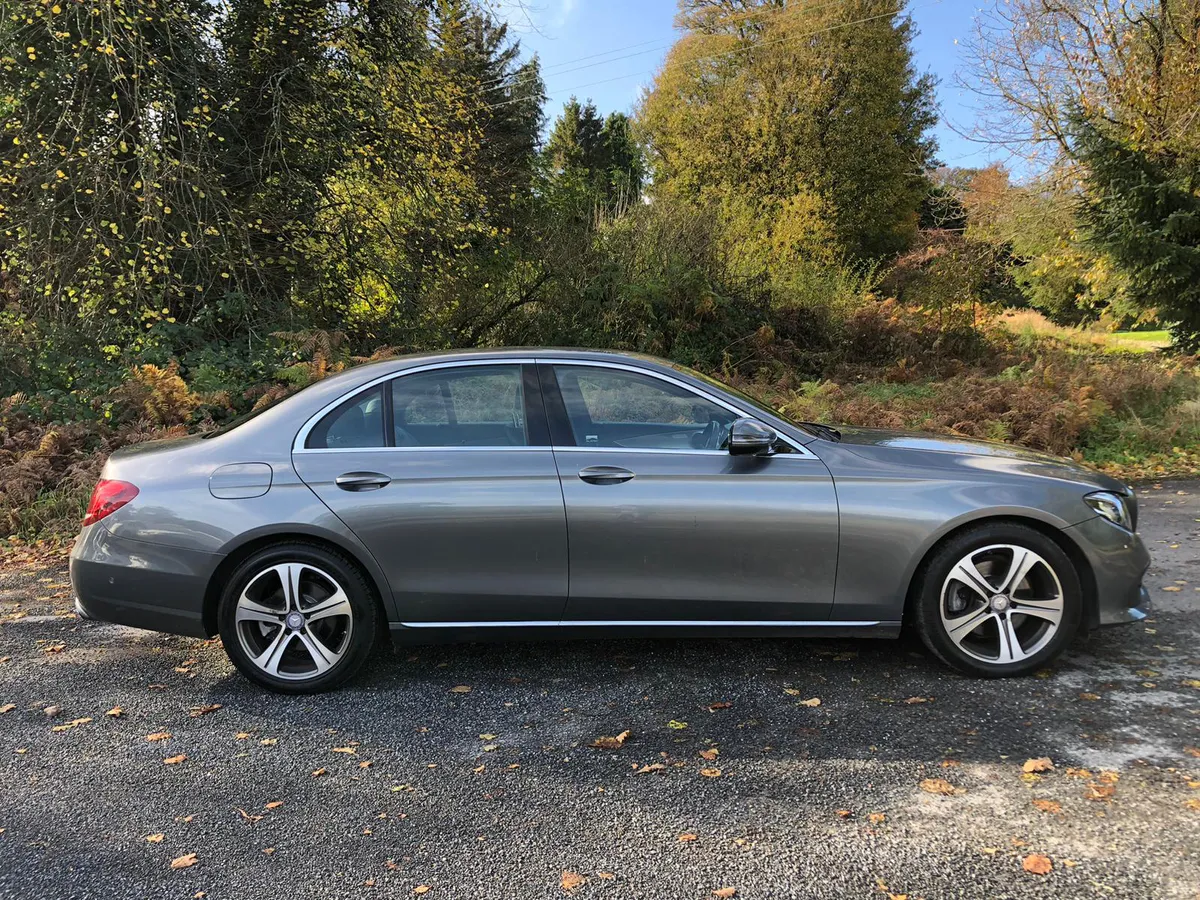 MERCEDES E-220 AVANTGARDE - Image 2