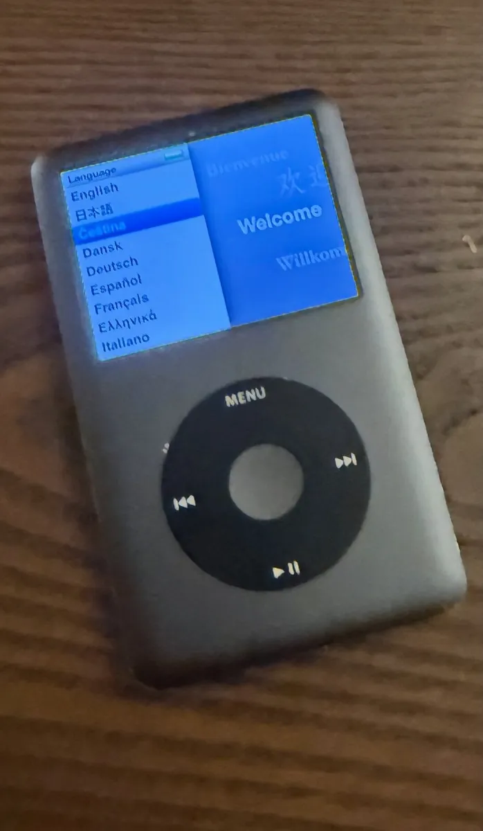 iPod Classic - Image 1