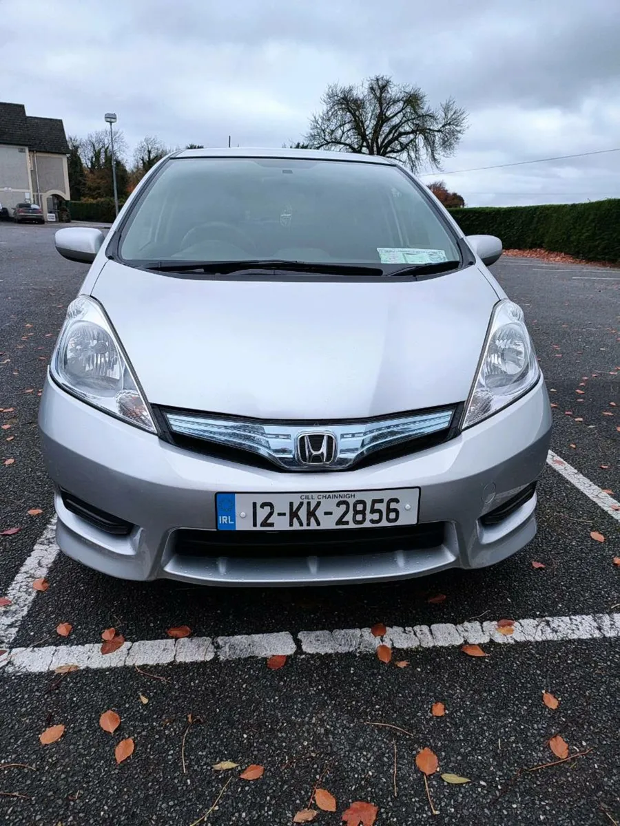Honda Fit Shuttle Hybrid Automatic.New NCT 09/26! - Image 2