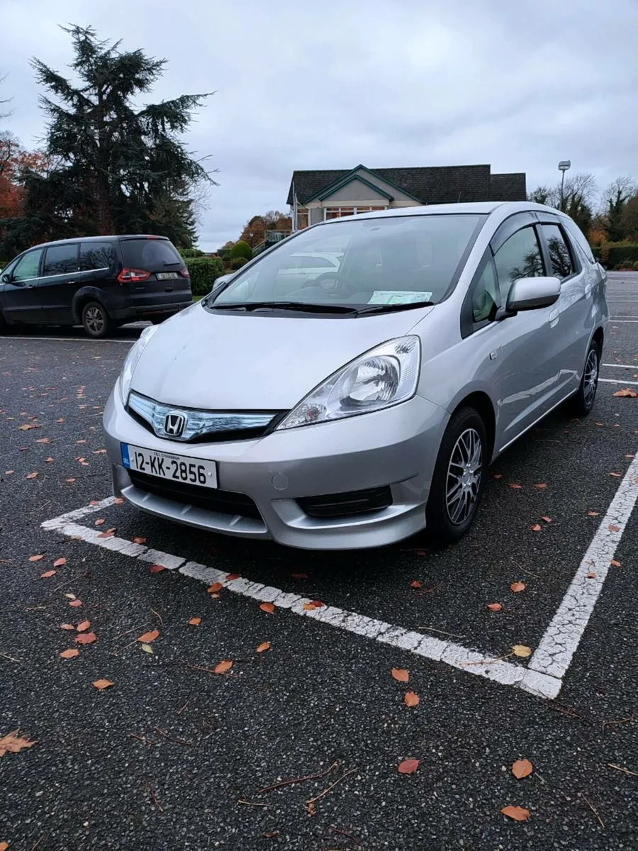 Honda Fit Shuttle Hybrid Automatic.New NCT 09/26! - Image 4