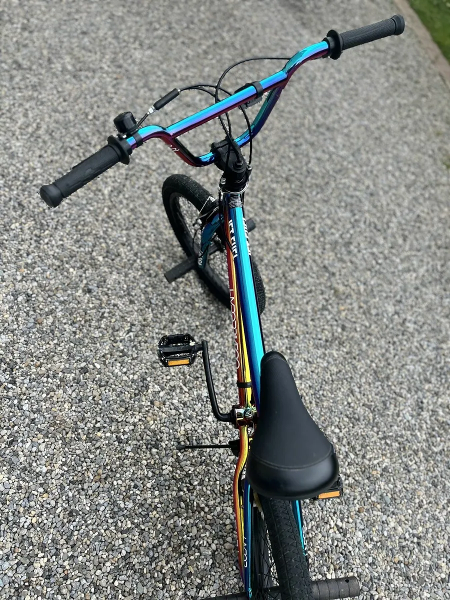 Bike 20 Inch Neo Chrome BMX (PRICED TO SELL) - Image 3