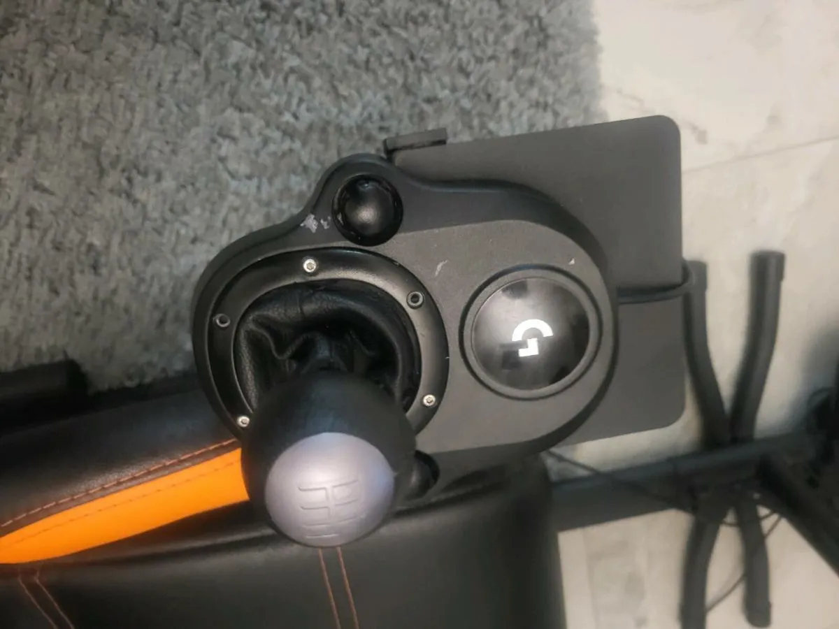 Gaming chair and logitech steering wheel - Image 3