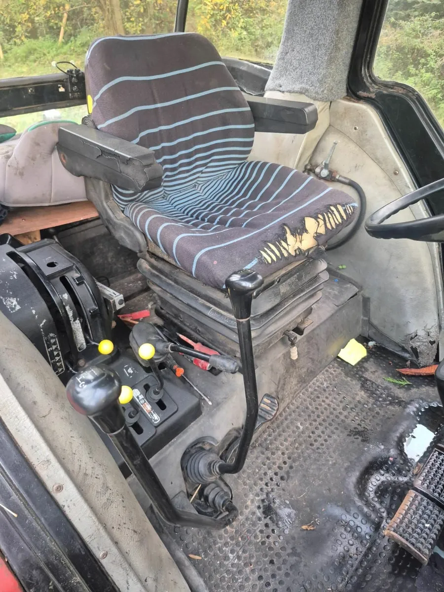 Case 956XL 4x4 Tractor (1989) - Image 2