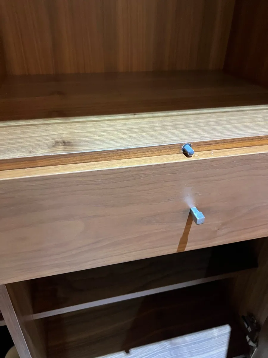 Display and storage cabinet - Image 4