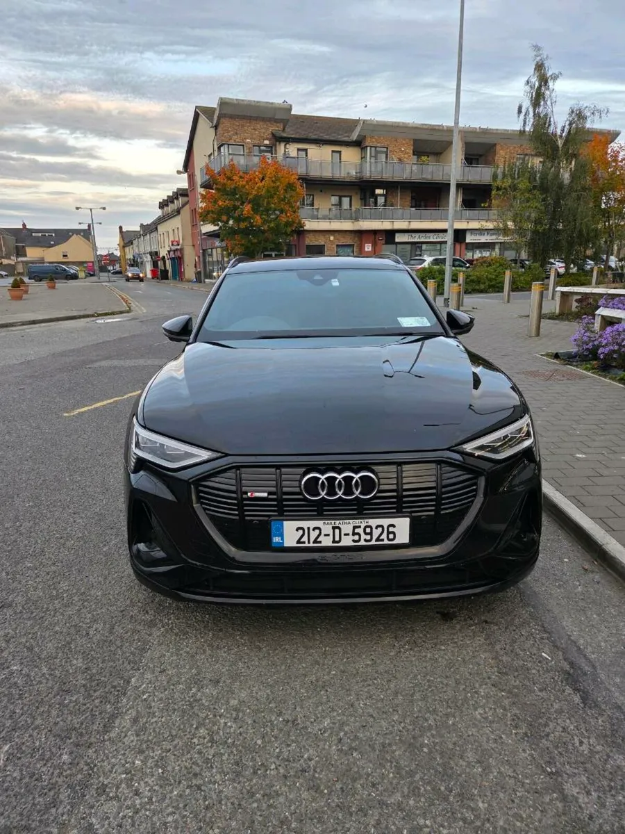 Audi etron 55 S Line - Image 2