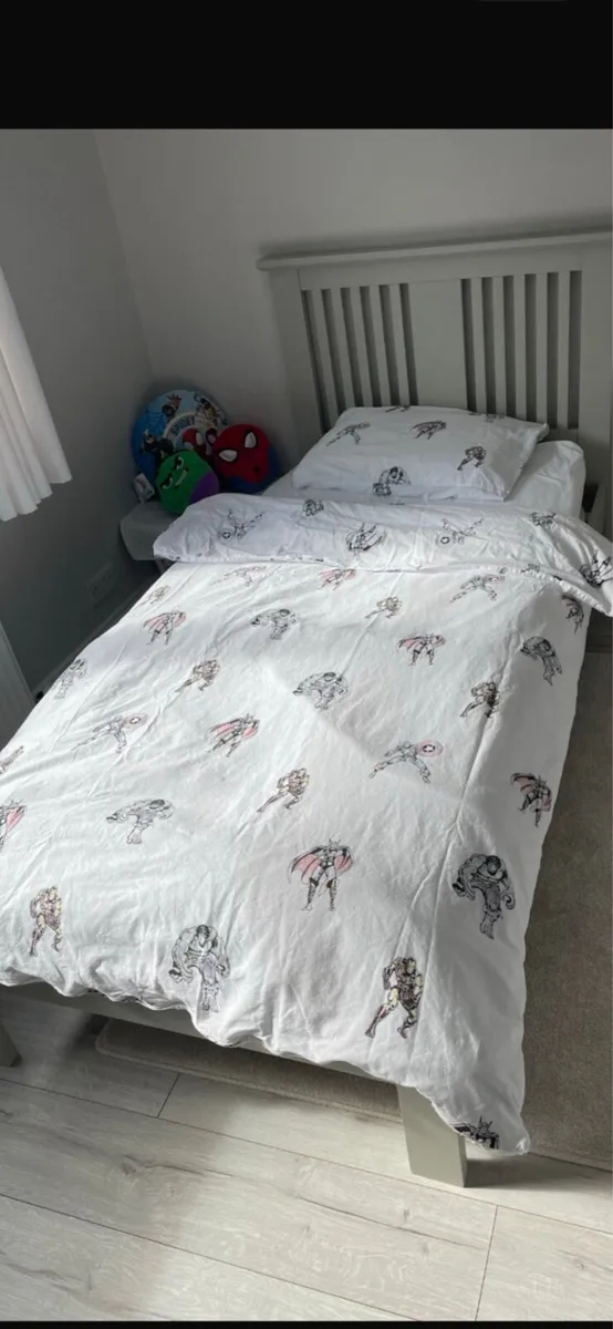 Childs Bed + Mattress