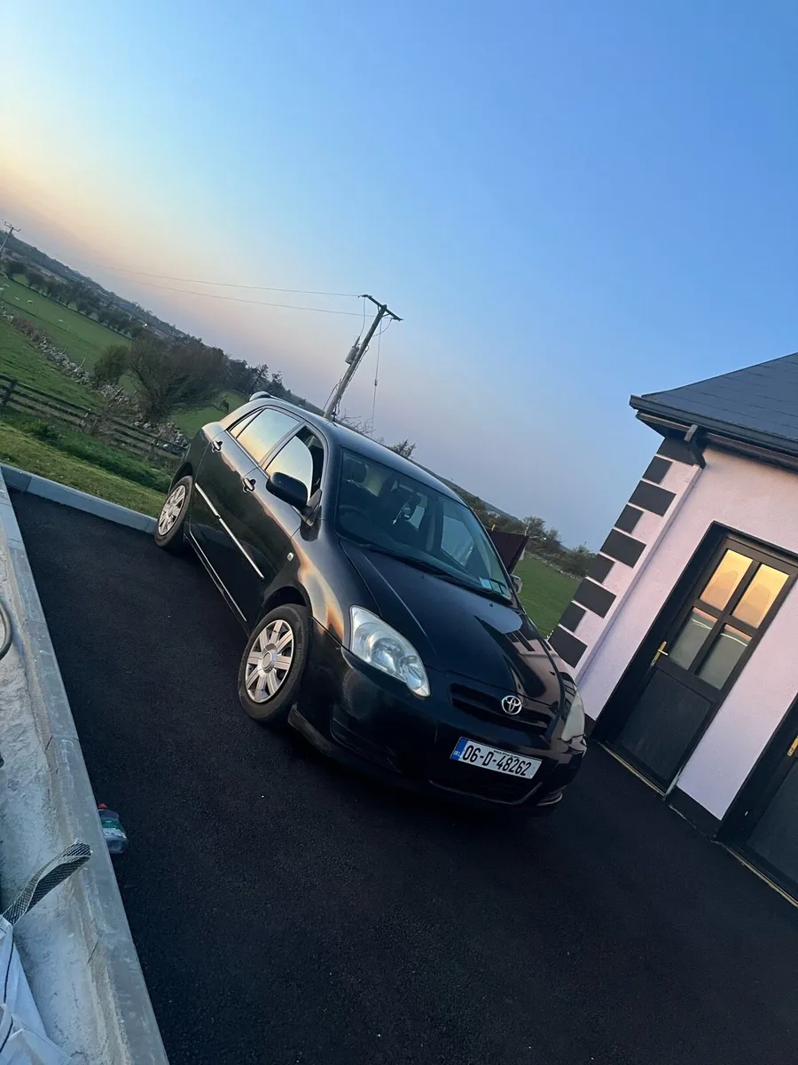 E12 Toyota Corolla - Image 4